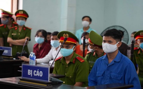 Hoãn phiên tòa xét xử vụ án bác sỹ hiếp dâm nữ điều dưỡng tại Huế